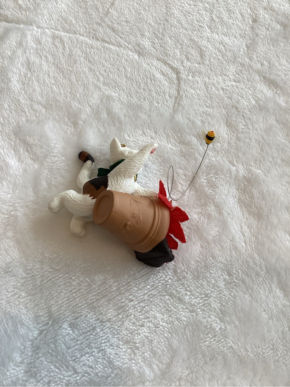 Vintage Hallmark Keepsake Ornament Cat Mischievous Kitten Poinsettia 2002 - Picture 7 of 11